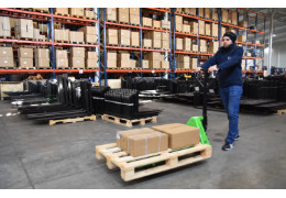 Jak správně ovládat ruční paletový vozík? Praktický průvodce